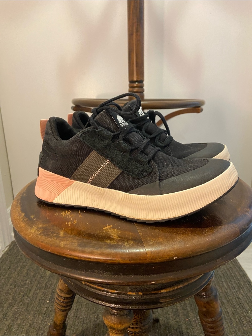 Sorel Out N About Womans Black and Pink Waterproof Sneakers